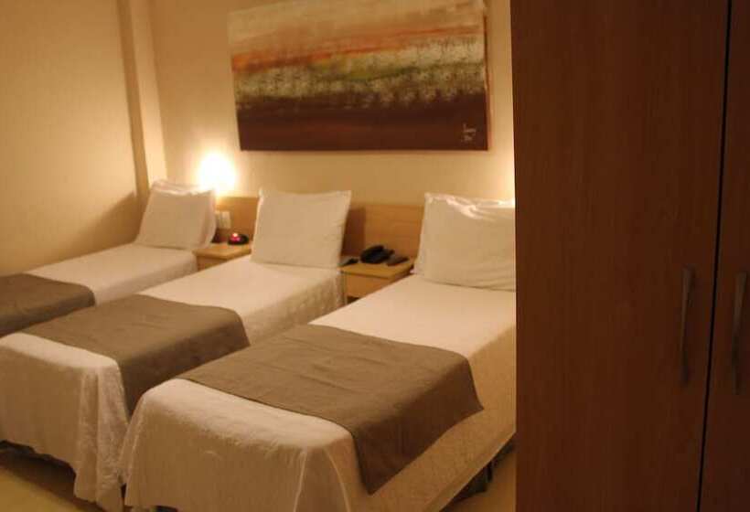 اتاق استاندارد سه نفره, Galicia