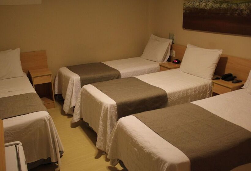 اتاق استاندارد چهار تخته, Galicia