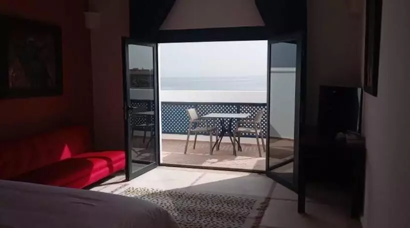 اتاق استاندارد با چشم‌انداز دریا, Hôtel Calipau Riad Maison D Hôtes