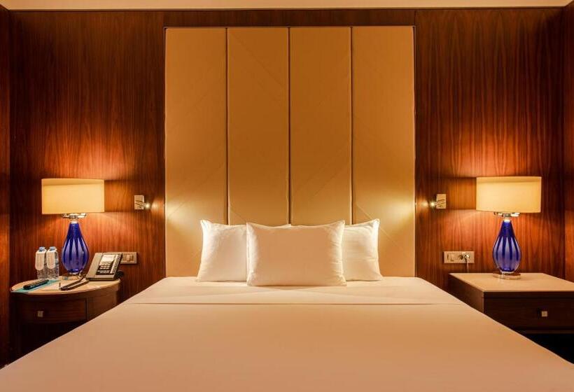 سوییت جونیور, International Hotel Tashkent