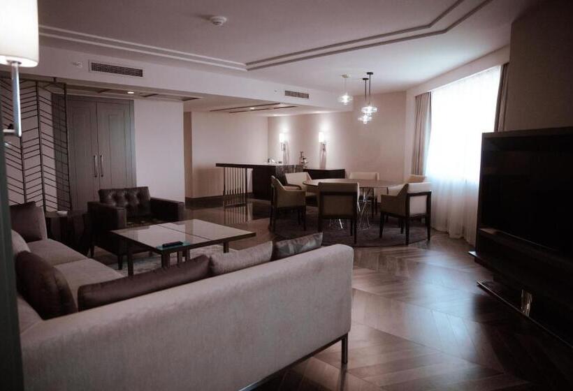 سوییت اجرایی, International Hotel Tashkent