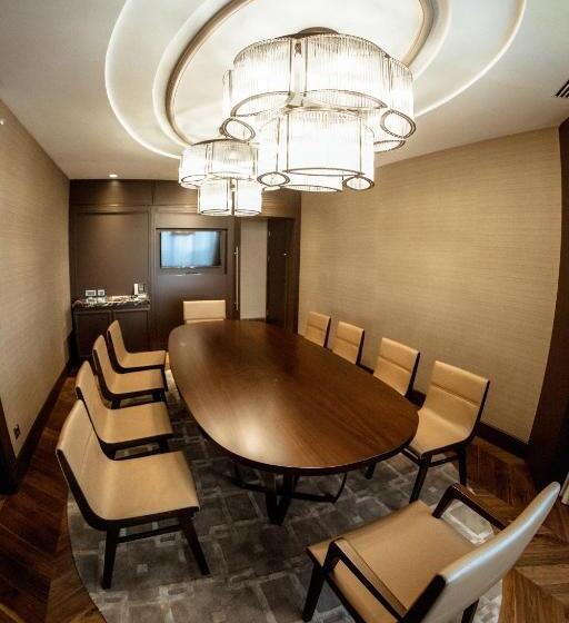 سوئیت پرزیدنت, International Hotel Tashkent