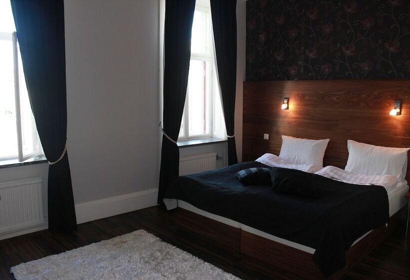 스탠다드 룸, L Hjalmar