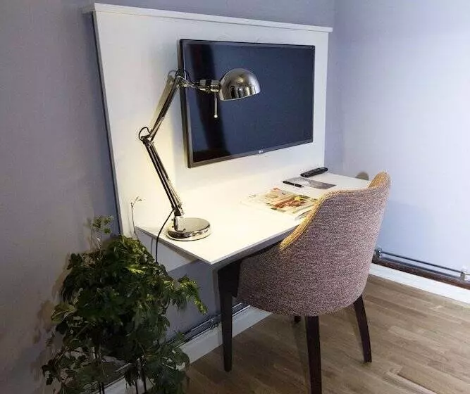 スタンダード4人部屋, L Hjalmar