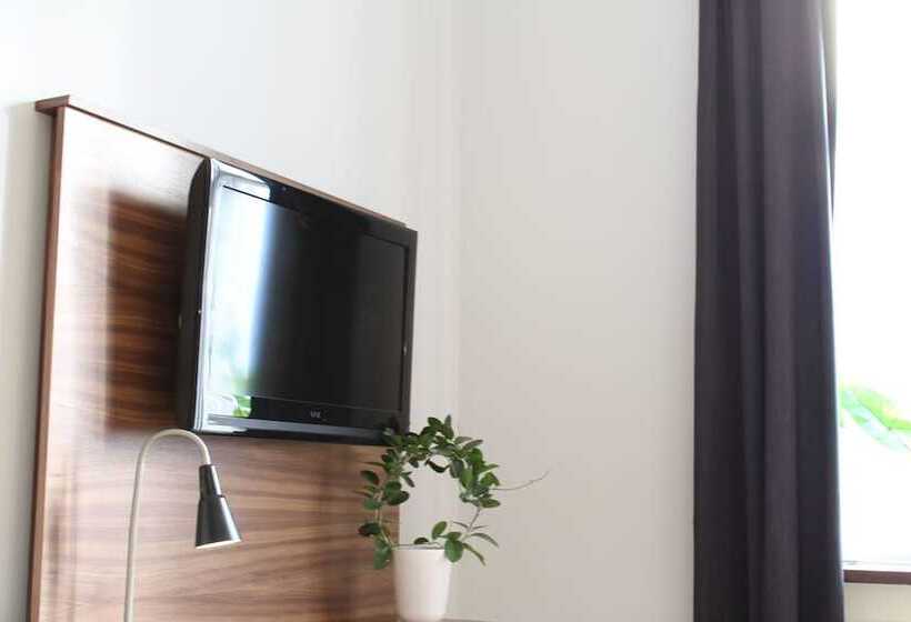 스탠다드 룸, L Hjalmar