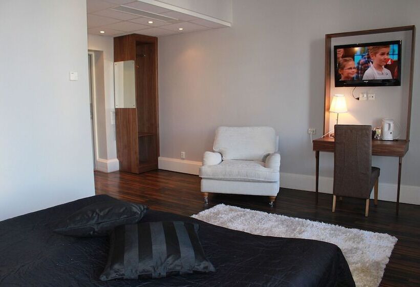 스탠다드 룸, L Hjalmar