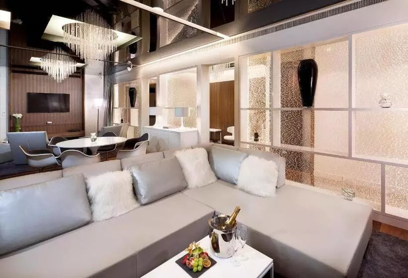 Presidenttisviitti, Melia Vienna