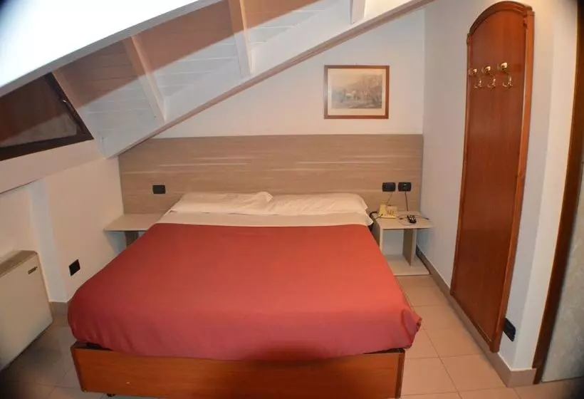 اتاق استاندارد سه نفره, Sempione Hotel Malpensa