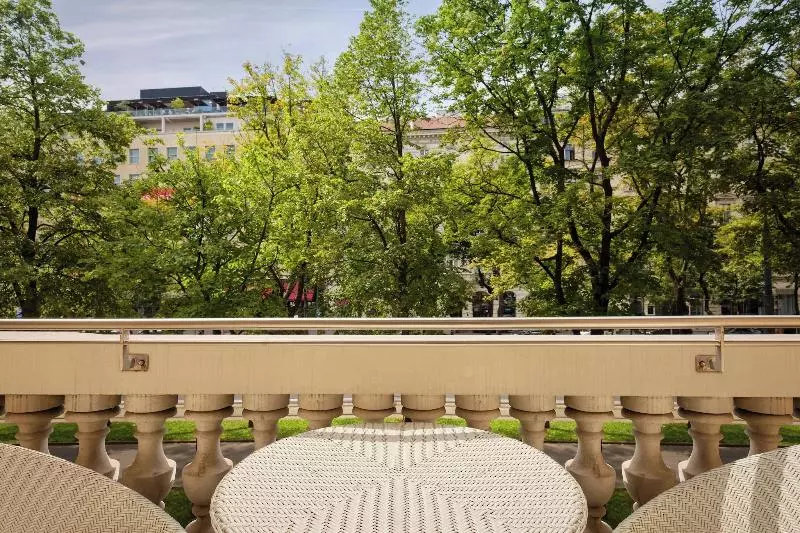 سوییت جونیور, The Ritzcarlton, Vienna