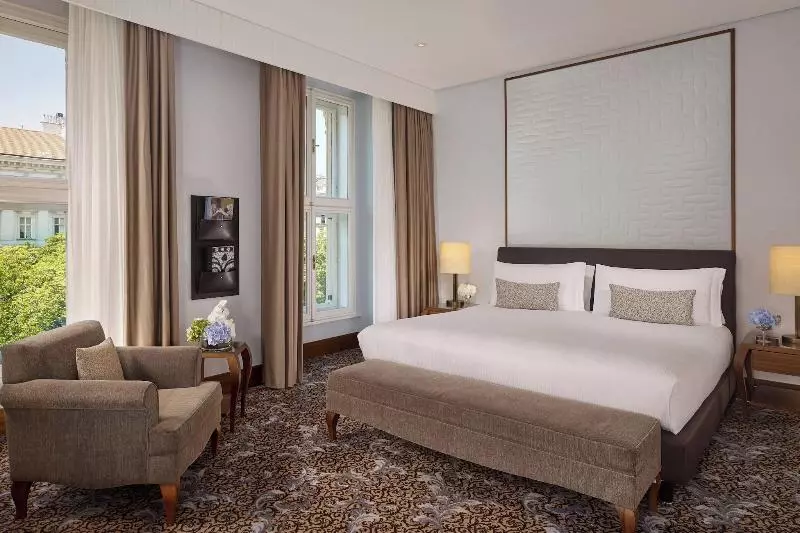 سوییت جونیور, The Ritzcarlton, Vienna