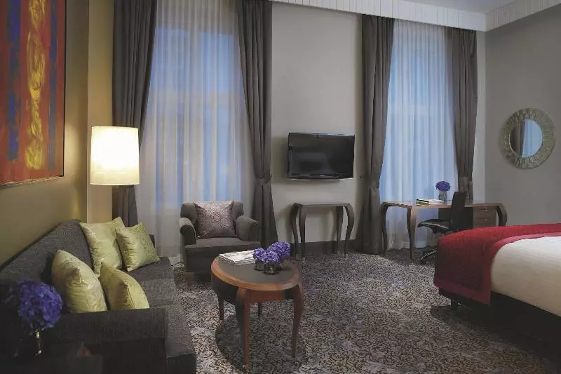 سوییت جونیور, The Ritzcarlton, Vienna