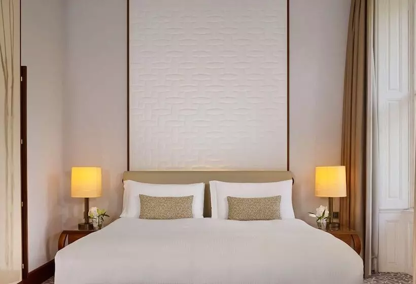 سوییت جونیور, The Ritzcarlton, Vienna