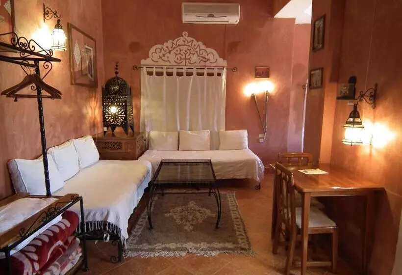 اتاق استاندارد چهار تخته, Tomboctou