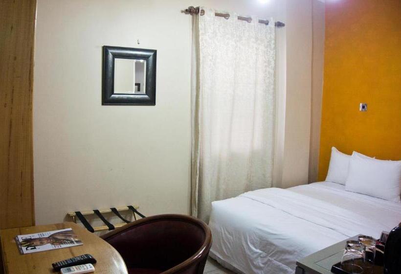 חדר סטנדרט יחיד, Tropical Enclave