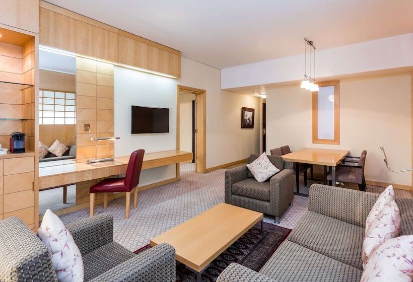 سوییت جونیور, Radisson Blu Hotel, Doha