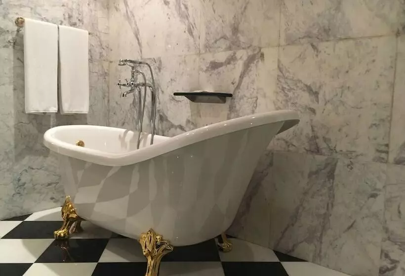 テーマパークスイートルーム, Radisson Blu Hotel, Doha