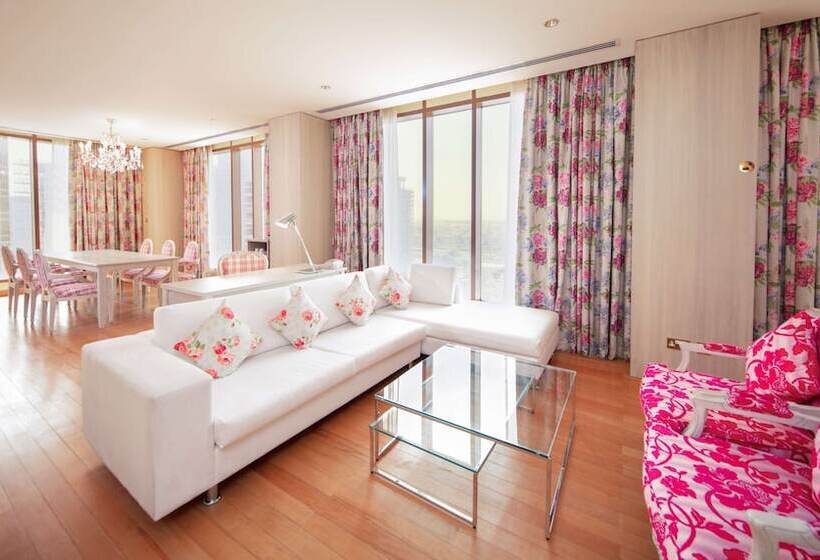 سوئیت تم دار, Radisson Blu Hotel, Doha