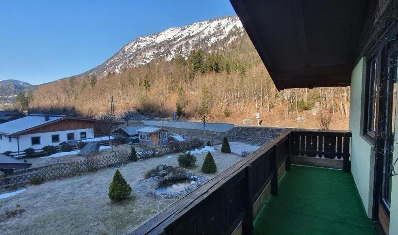 テラス付きスタンダードルーム, Apia House