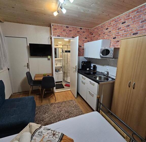 Студия Стандарт, Apia House