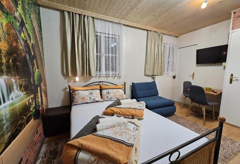 スタンダードスタジオ, Apia House