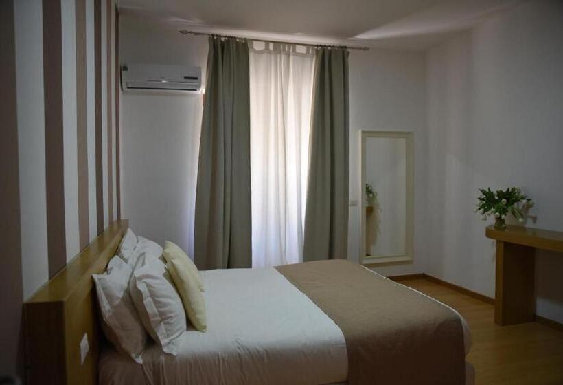 スタンダードルーム, The Night Guest House