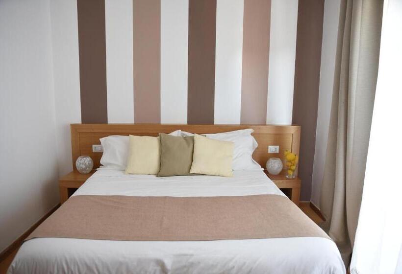 スタンダードルーム, The Night Guest House