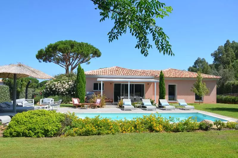プール付３ベッドルーム　ビラ, Domaine Villas Mandarine Private Pools & Spa