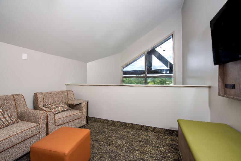 带大床的标准间, Best Western Plus Apple Valley Lodge Pigeon Forge