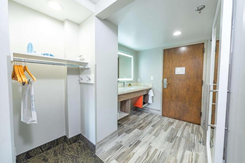 带大床的标准间, Best Western Plus Apple Valley Lodge Pigeon Forge