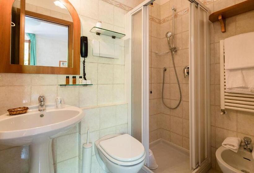 غرفة قياسية, Corte Regina