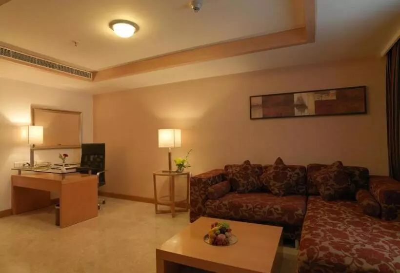 クラブジュニアスイート, Mysore County Retreat