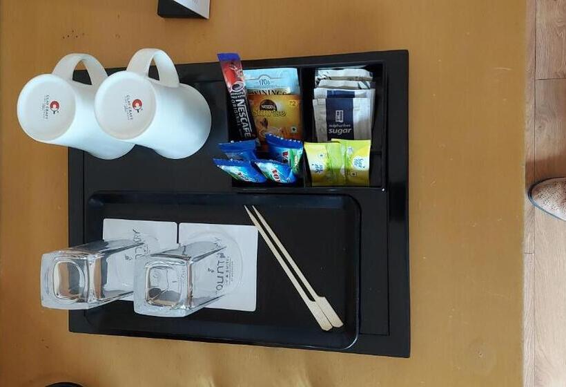 اتاق لوکس با بالکن, Mysore County Retreat