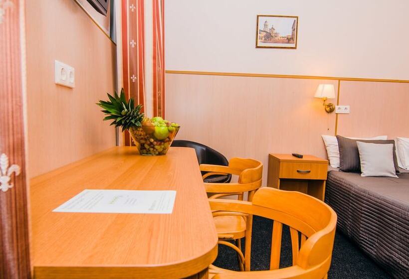 Perhehuone Jaettu Kylpyhuone, Stasov