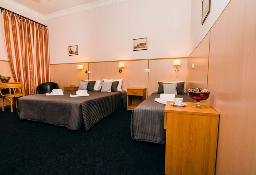 Perhehuone Jaettu Kylpyhuone, Stasov