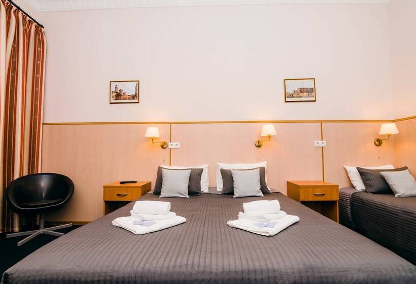 Perhehuone Jaettu Kylpyhuone, Stasov