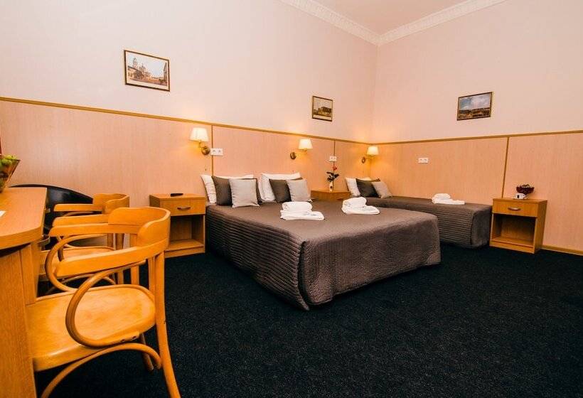 Perhehuone Jaettu Kylpyhuone, Stasov