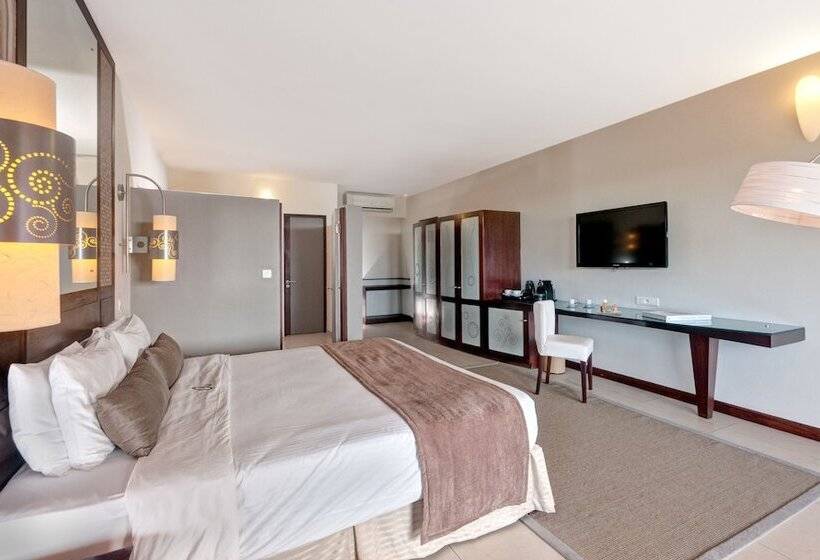 سوییت جونیور, The Address Boutique