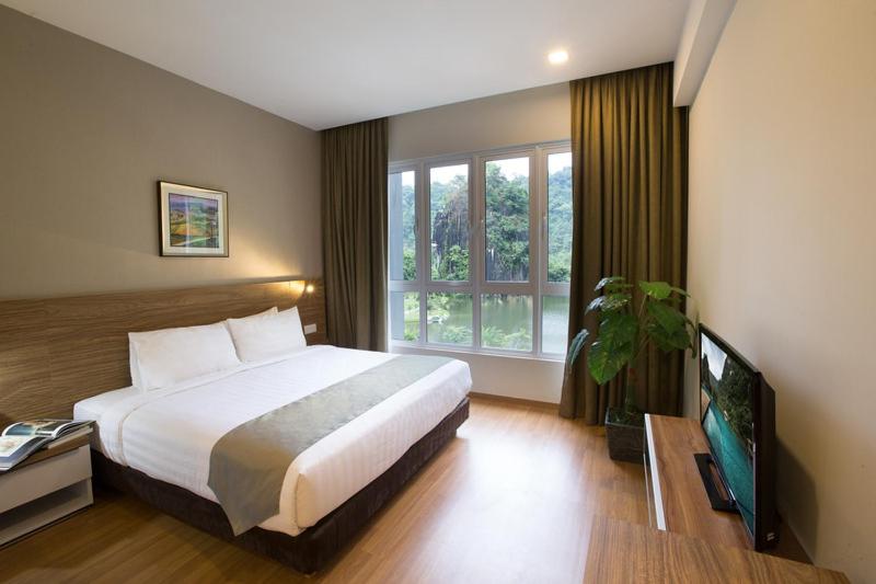 Suite with lake view, Tui Blue The Haven Ipoh