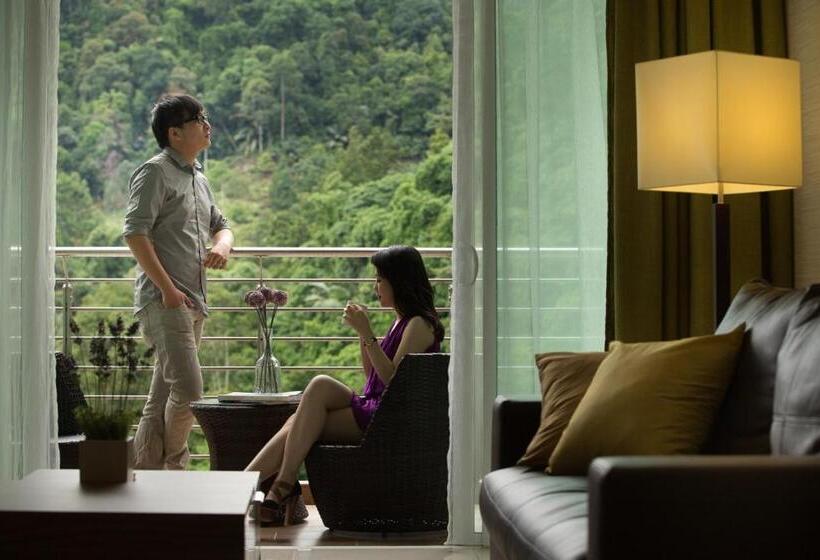 Suite with lake view, Tui Blue The Haven Ipoh