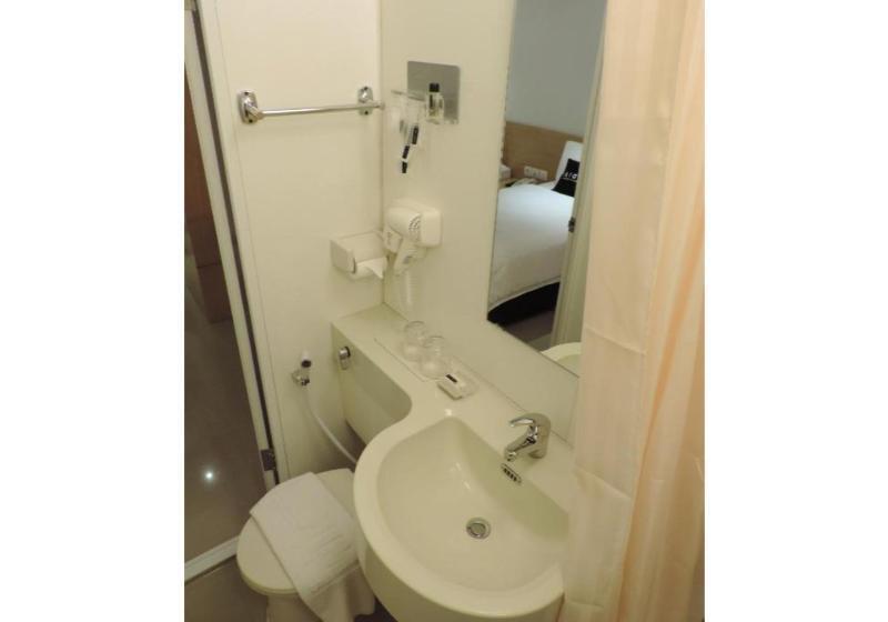 スーペリアールーム, Zodiak Kebonjati By Kagum Hotels