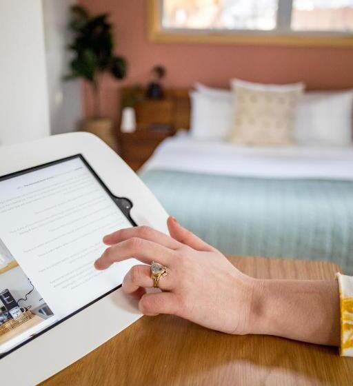 Студия Deluxe, The Herwood Inn