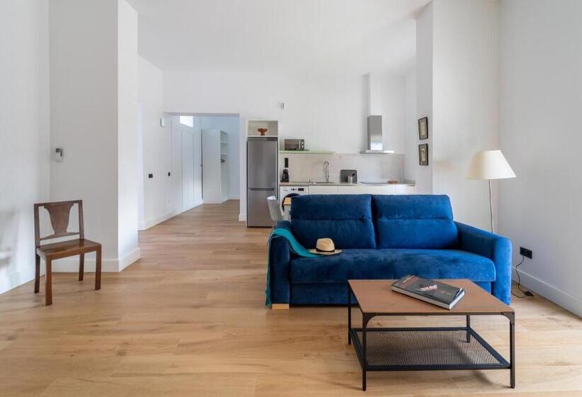 آپارتمان 1 خوابه با تراس, Albor Suites