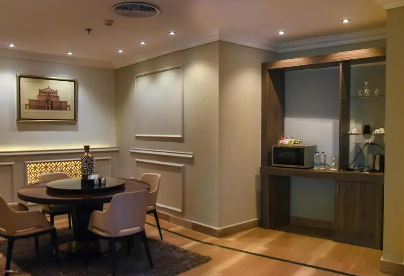 سوییت با چشمانداز دریا, Fleet Club Mahrousa
