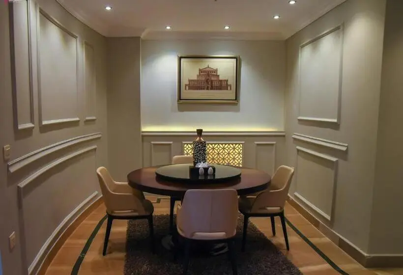 سوییت با چشمانداز دریا, Fleet Club Mahrousa