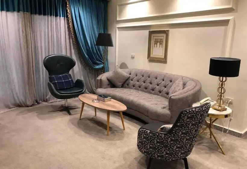 سوییت با چشمانداز دریا, Fleet Club Mahrousa