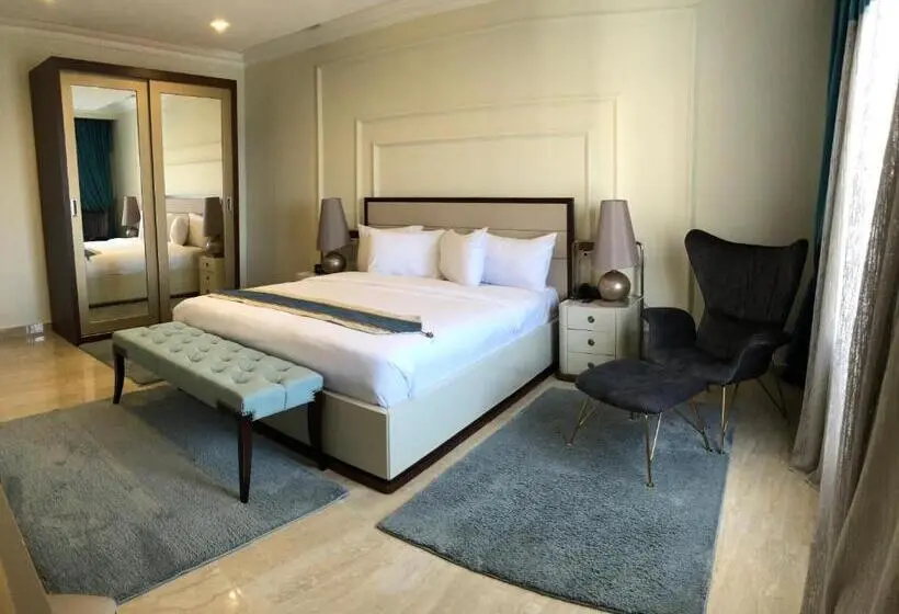 سوییت با چشمانداز دریا, Fleet Club Mahrousa