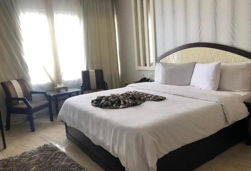 اتاق استاندارد با چشمانداز دریا, Fleet Club Mahrousa