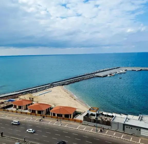 اتاق استاندارد با چشمانداز دریا, Fleet Club Mahrousa