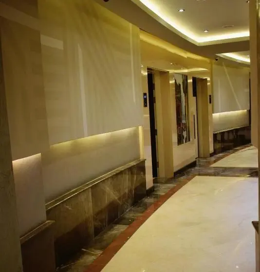 سوییت جونیور با چشمانداز دریا, Fleet Club Mahrousa