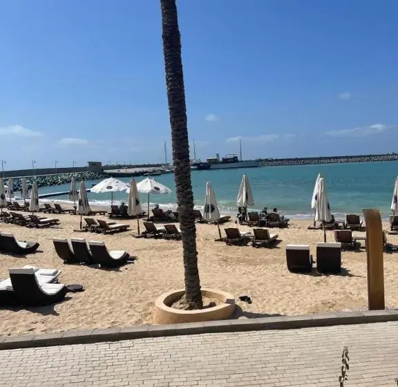 سوییت جونیور با چشمانداز دریا, Fleet Club Mahrousa